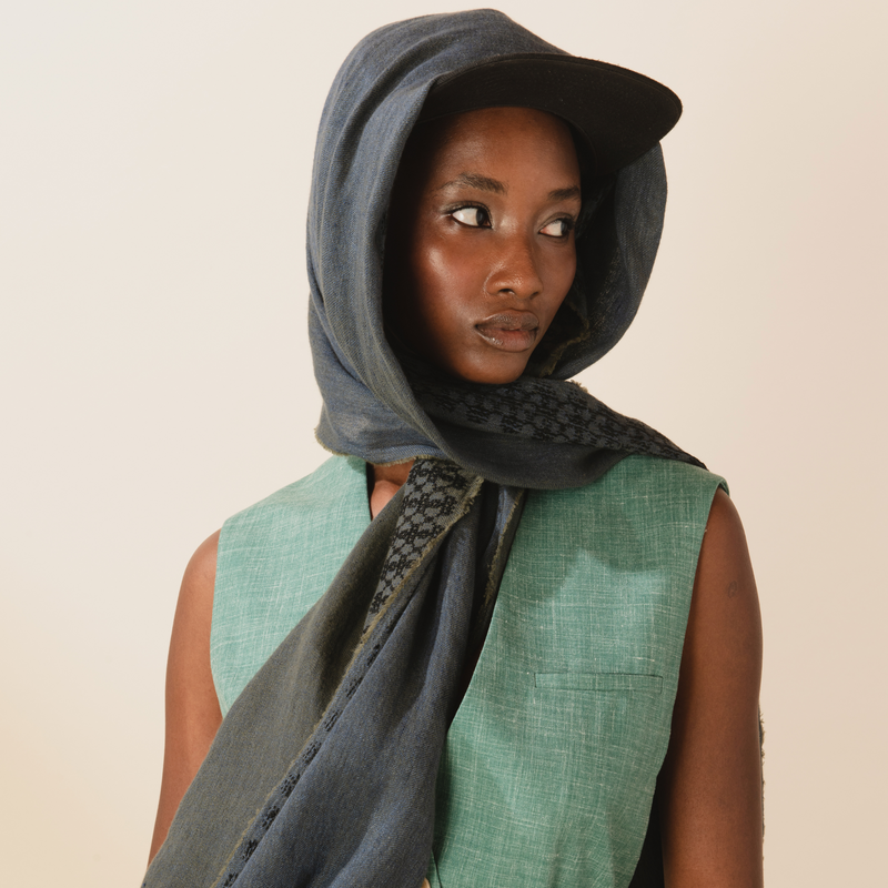KHAKI LINEN SHAWL BLACK BEEHIVE