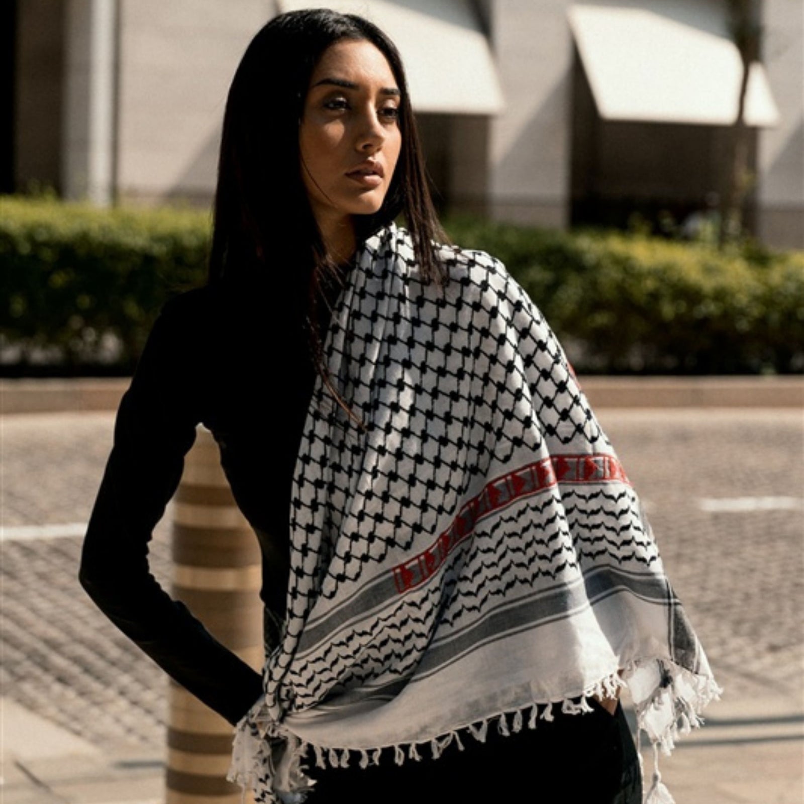 BLACK & WHITE MAKATEEB (MESSAGES) COTTON KEFFIYEH