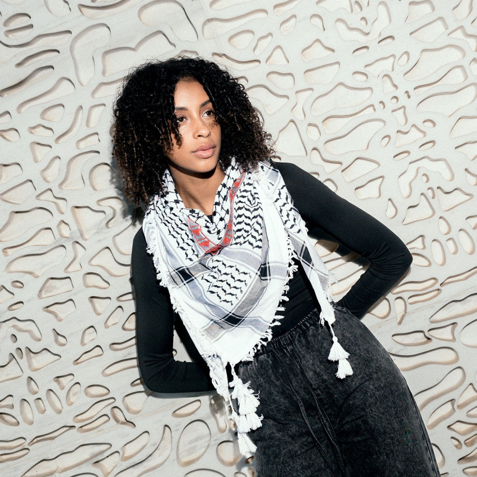 BLACK & WHITE MAKATEEB (MESSAGES) COTTON KEFFIYEH